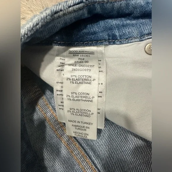 NWOT Good American 90's Long Women's Frayed Shorts Stretch Blue Denim Sz 2/26 - Picture 5 of 6